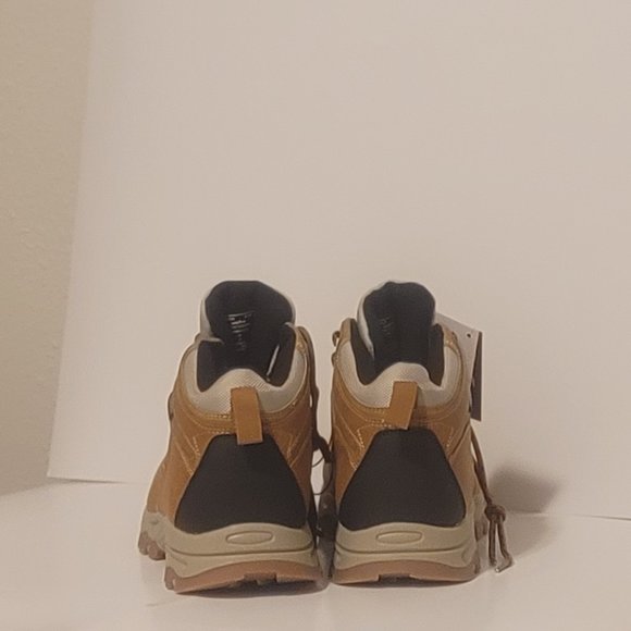 GoodYear - Picture 3 of 4